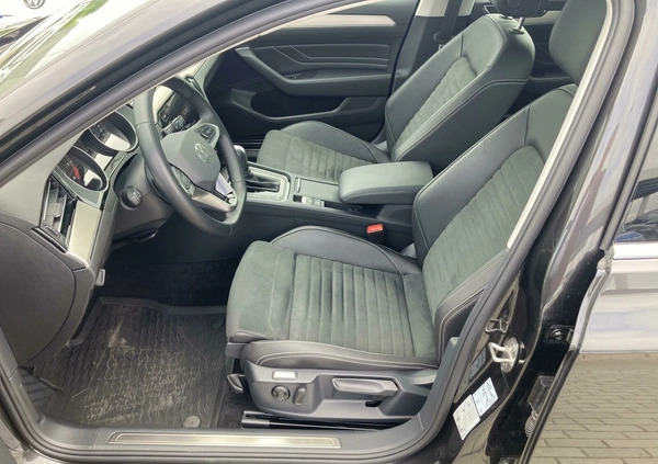 Volkswagen Passat cena 179900 przebieg: 17504, rok produkcji 2023 z Białobrzegi małe 704